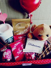 Cargar imagen en el visor de la galería, Cajita Sorpresa Love Honolulu