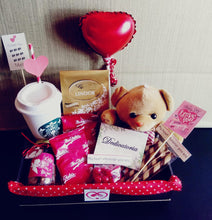 Cargar imagen en el visor de la galería, Cajita Sorpresa Love Honolulu