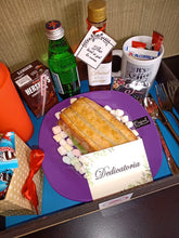 Cargar imagen en el visor de la galería, Desayunito corazon Premium Liverpool