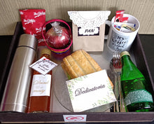 Cargar imagen en el visor de la galería, Desayuno corazón VIP New York a domicilio