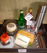 Cargar imagen en el visor de la galería, Desayunito corazon VIP Dubái