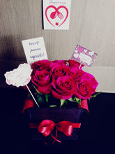 Cargar imagen en el visor de la galería, Regalo sorpresa de rosas Sydney a domicilio