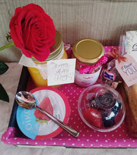 Cargar imagen en el visor de la galería, Desayuno corazon Mom a domicilio