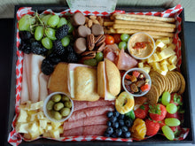 Cargar imagen en el visor de la galería, Charola de queso y carnes