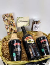 Cargar imagen en el visor de la galería, Regalo sorpresa Baileys y carajillos Desayunito Corazón