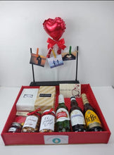 Cargar imagen en el visor de la galería, Regalo San Valentín fotos y cervezas Desayunito Corazón