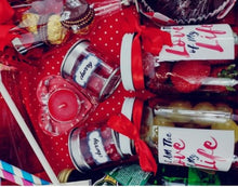 Cargar imagen en el visor de la galería, REGALO 14 DE FREBRERO VINO PARA DOS DESAYUNITO CORAZON