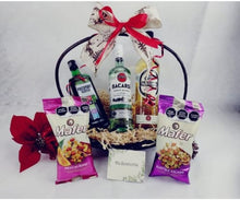 Cargar imagen en el visor de la galería, Arcón con botellas y cacahuates Desayunito Corazón