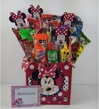 Cargar imagen en el visor de la galería, Ramo de dulces en caja personalizada